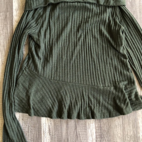 Maeve by Anthropologie Green Winterscape Long Sleeve Cowl Neck Peplum Top M - Picture 9 of 9